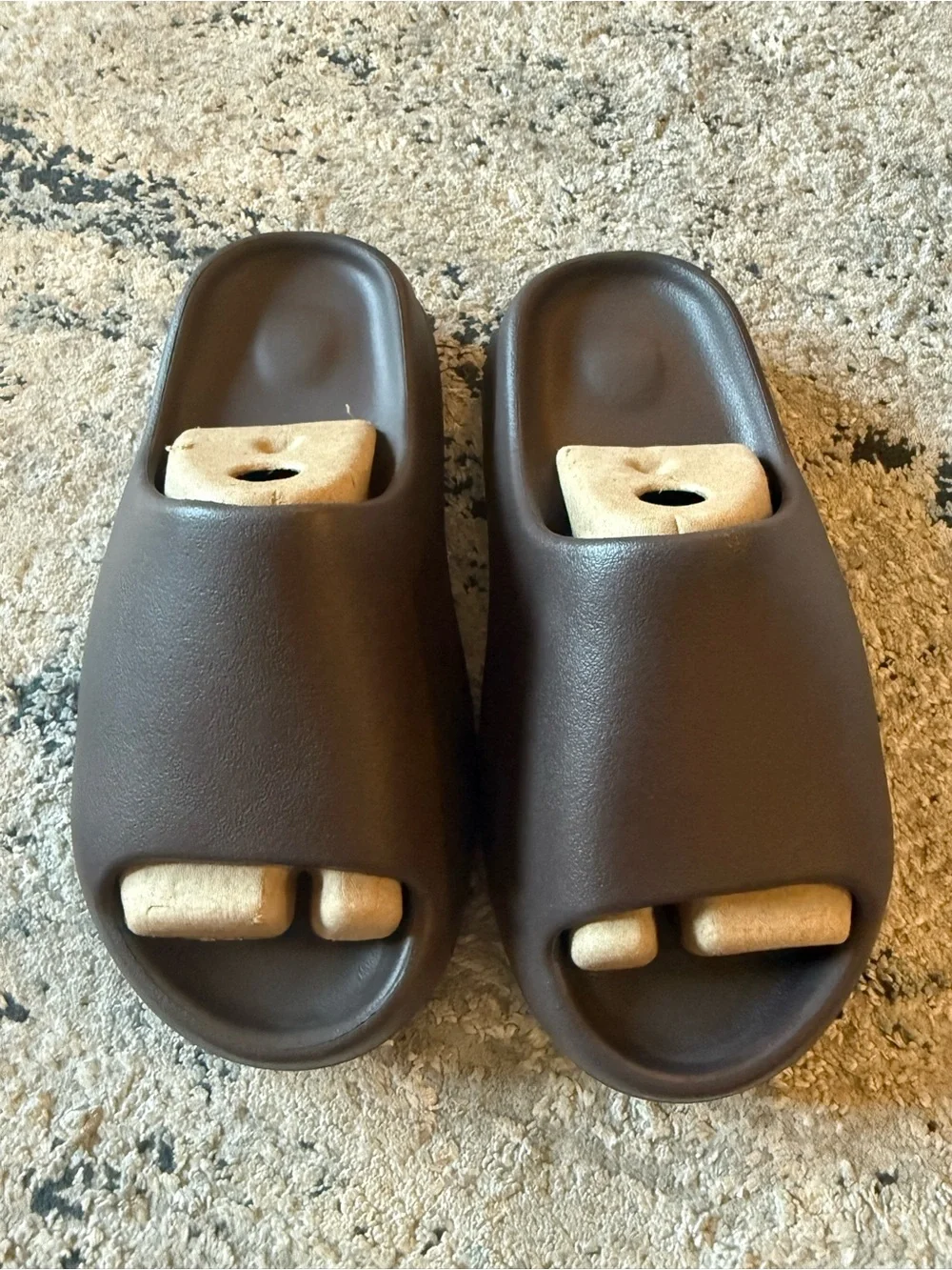 Yeezy Slide (YS-01) chocolate size 6
